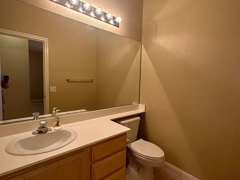 1031 Belle River Ct — Photo 11