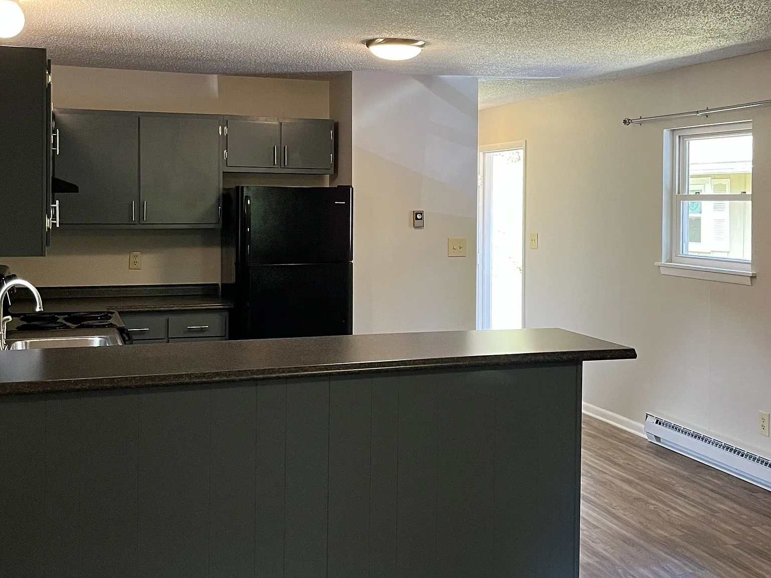1 bed, 1.0 bath, 700 sqft, $1,400 — Photo 3