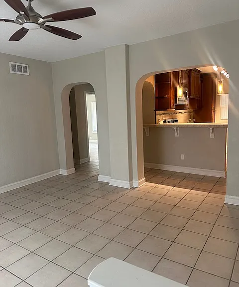 320 S Riverside Dr — Photo 21