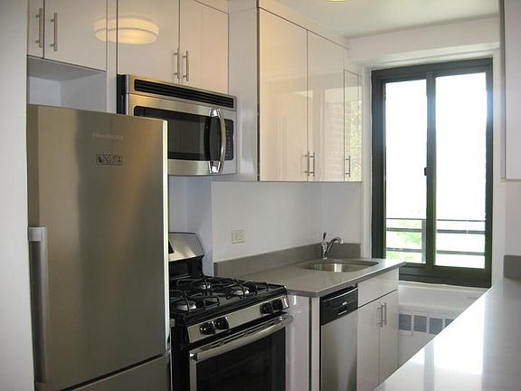 2nd image of 25 W 132nd St APT 6R