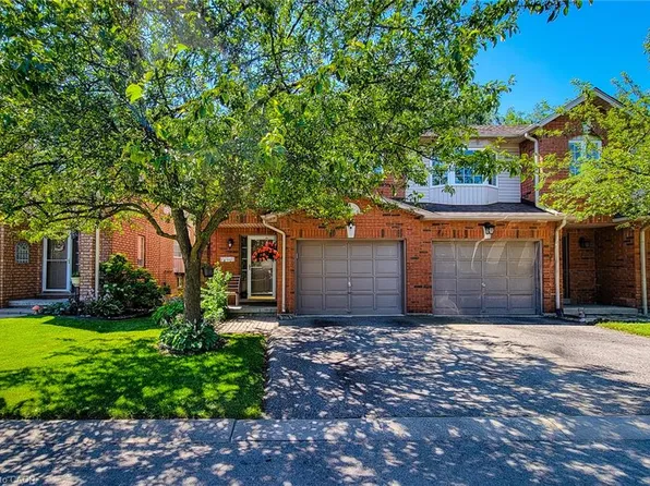 171 Highbury Dr #13, Hamilton, ON L8J 3Y9