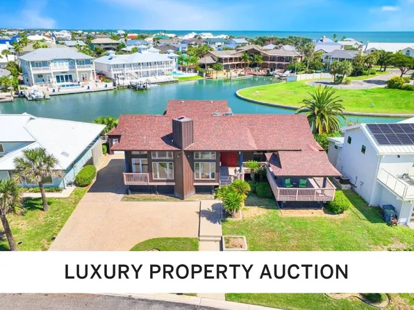13 Finisterre St, Rockport, TX 78382