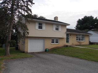 715 Gobin Dr, Carlisle, PA 17013