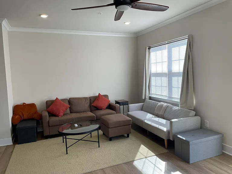 1235 Greylock Ln — Photo 4