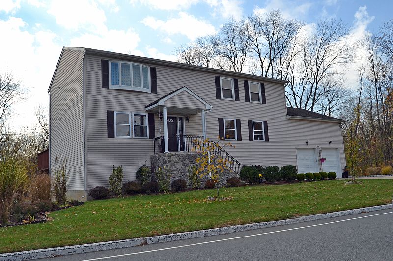 1st image of 361 Horseneck Rd