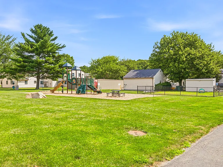 Hidden Brook Apartment Homes — Photo 34