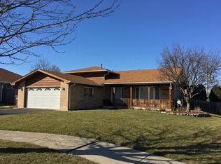 5328 Fawn Ct, Oak Forest, IL