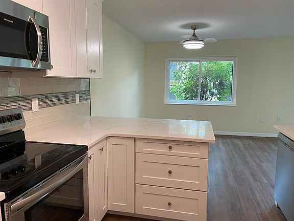 5th image of 506 Duxbury Ct APT B