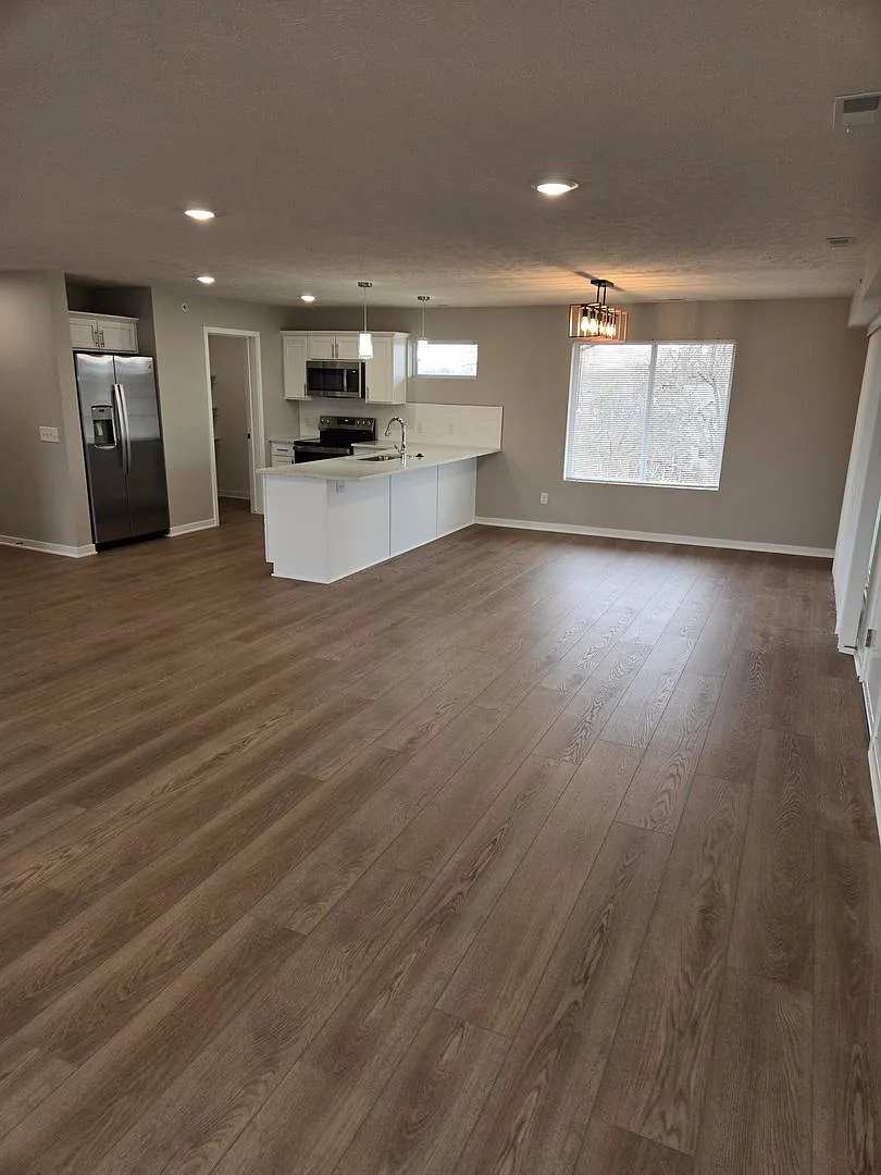 3 bed, 1730 sqft, $1,795 — Photo 2