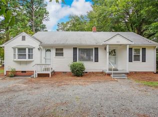 2604 Pinecroft Rd, Greensboro, NC 27407