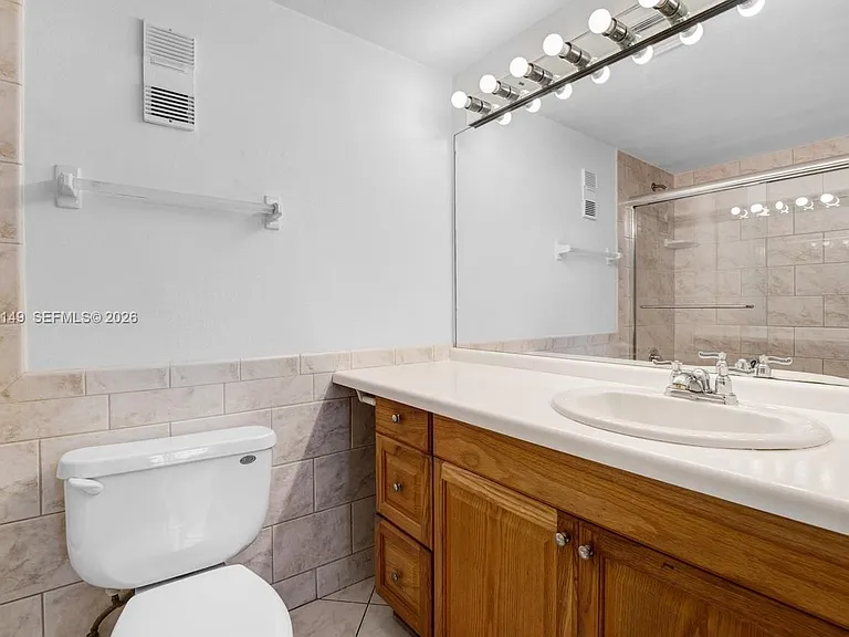 250 Jacaranda Dr #508 — Photo 8