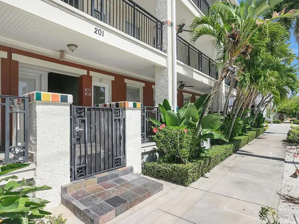 201 6th St S APT 102, Saint Petersburg, FL 33701