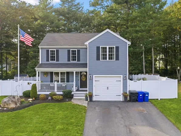 982 Dighton Woods Cir, Dighton, MA 02715