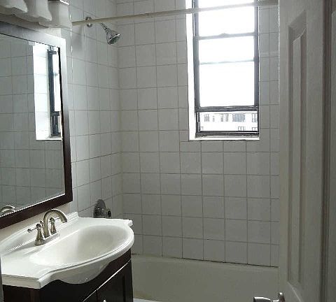 5th image of 12 Hempstead Ave APT 4H