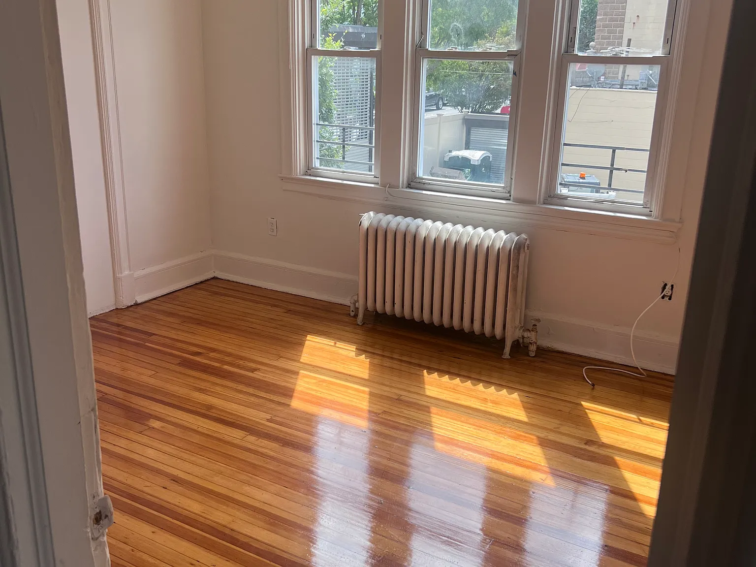 3 bed, 850 sqft, $3,350 — Photo 4