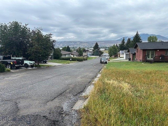 2nd image of 9 Wathena Dr