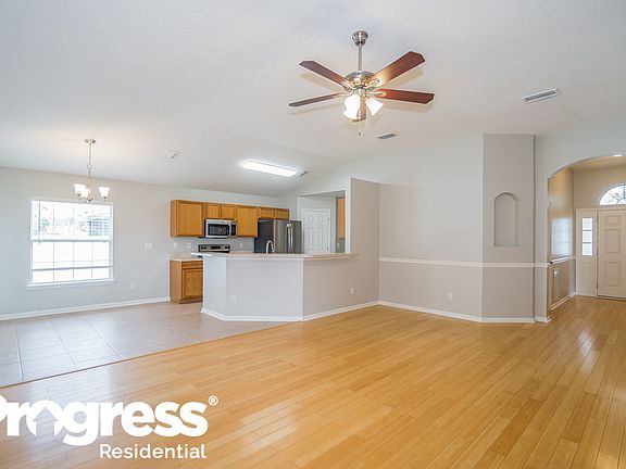 3rd image of 2703 Salina Ct