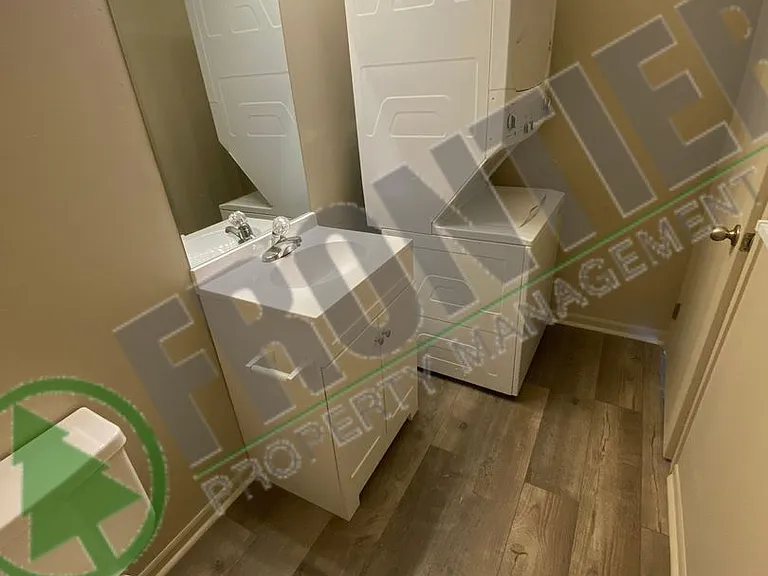 College Place Apartments — Photo 18