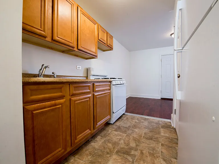 6618 S Wabash Ave — Photo 16