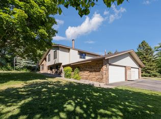 13410 Pepperwood Cir, Minnetonka, MN 55305