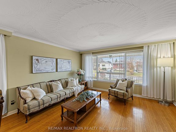4th image of 1144 Glengrove Ave