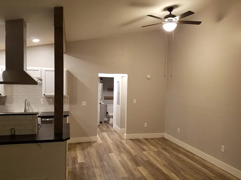 220 Main St — Photo 10