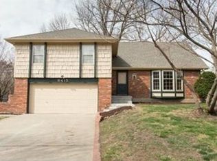 8415 W 98th Cir, Overland Park, KS 66212