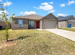 143 Waterside Dr, Newcastle, OK 73065