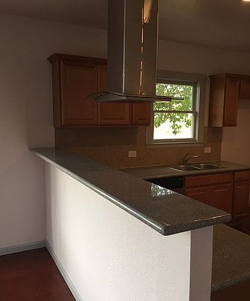 4th image of 1831 Clower St