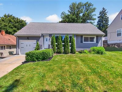 153 Far View Dr SW, North Canton, OH, 44720