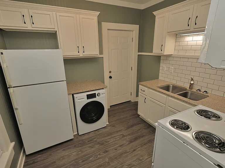 621 Kiowa St — Photo 3