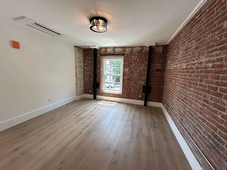 55 Water St #203 — Photo 9