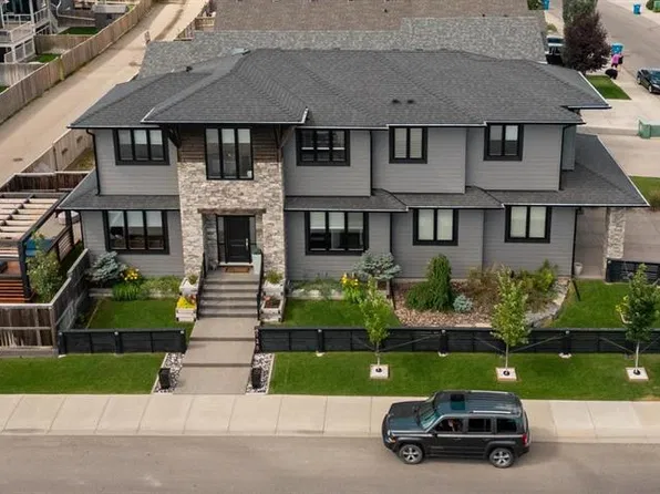 628 E Sixmile Cres S, Lethbridge, AB T1K 5W8