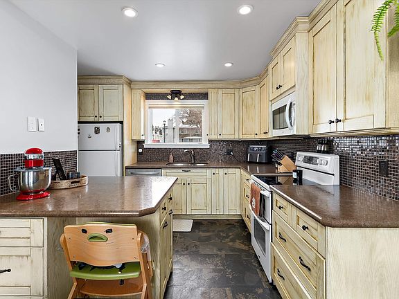 5th image of 4403 Riverbend Rd NW #9