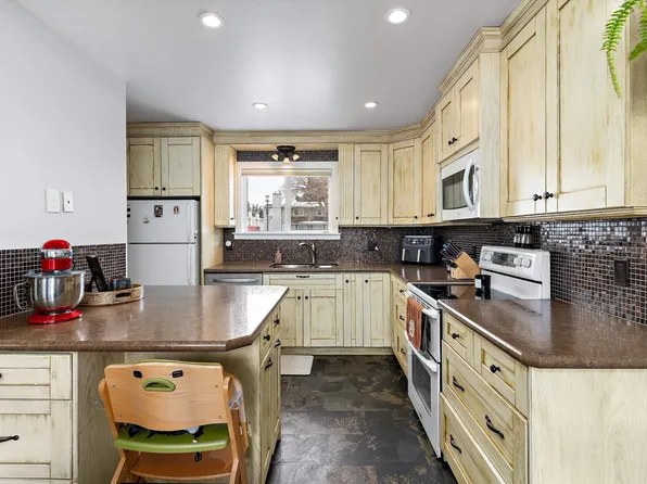 4403 Riverbend Rd NW #9, Edmonton, AB T6H 5S9