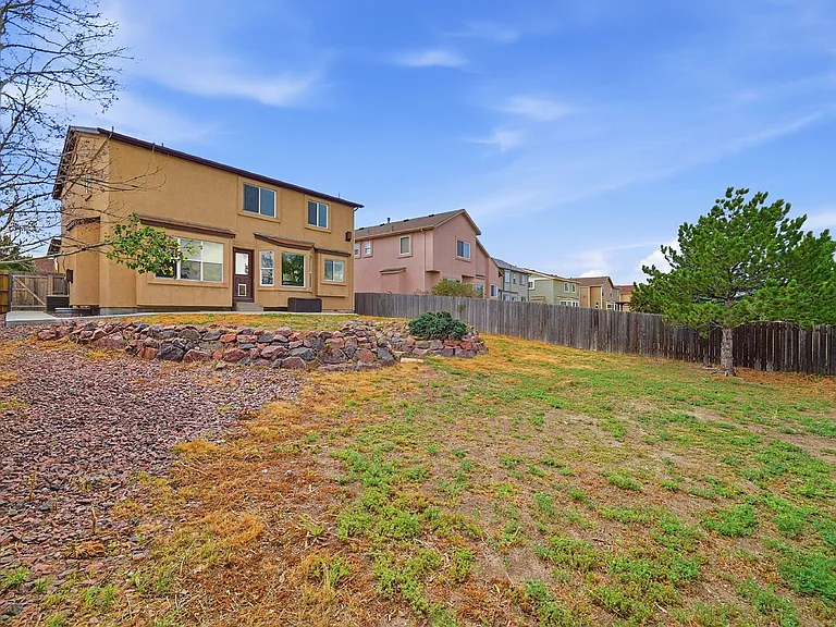5644 Mountain Garland Dr — Photo 32