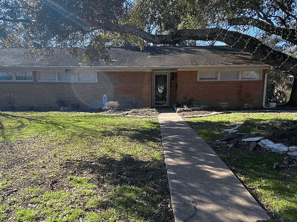 1st image of 204 Redmond Dr
