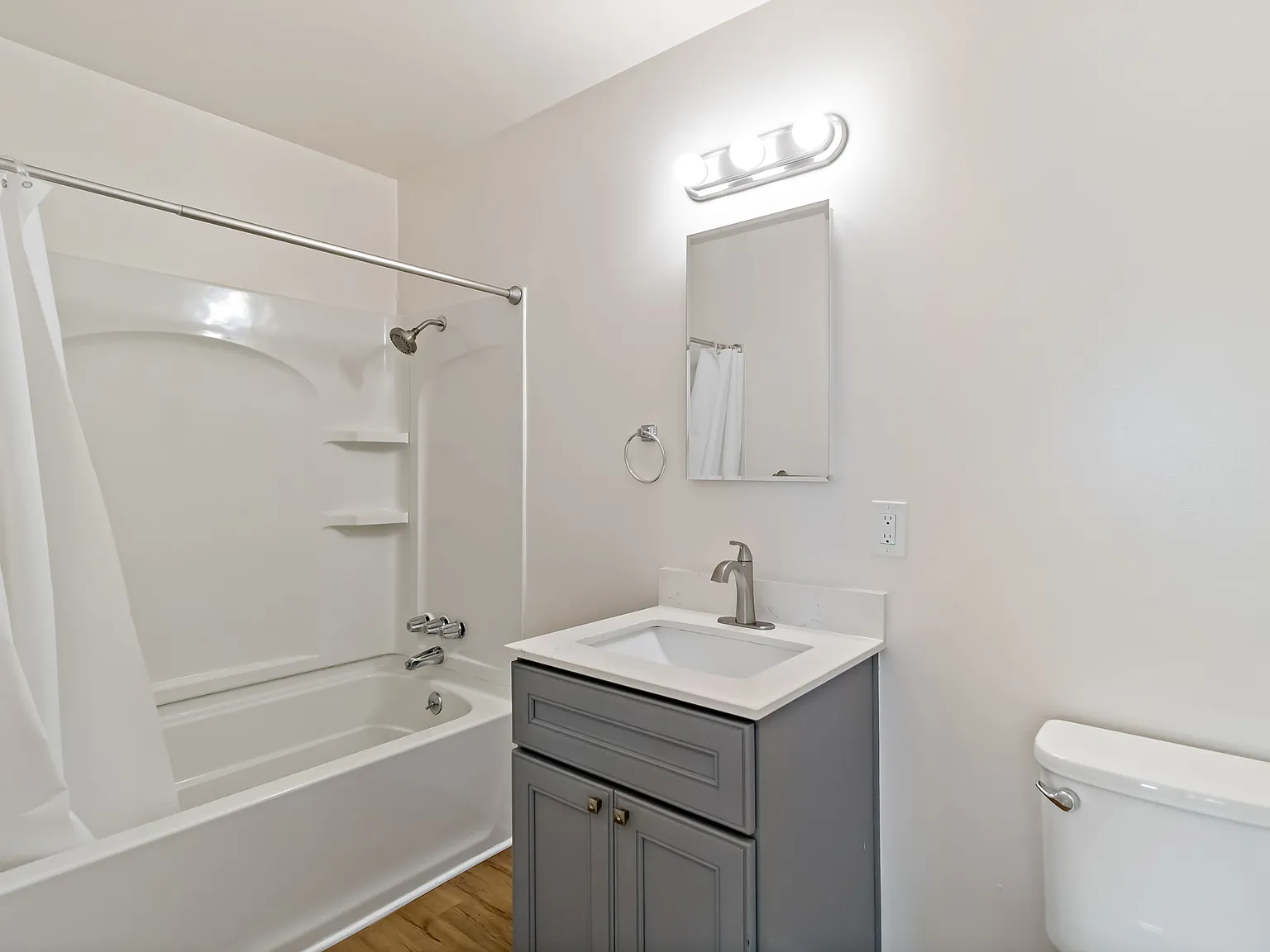2 bed, $2,050 — Photo 2