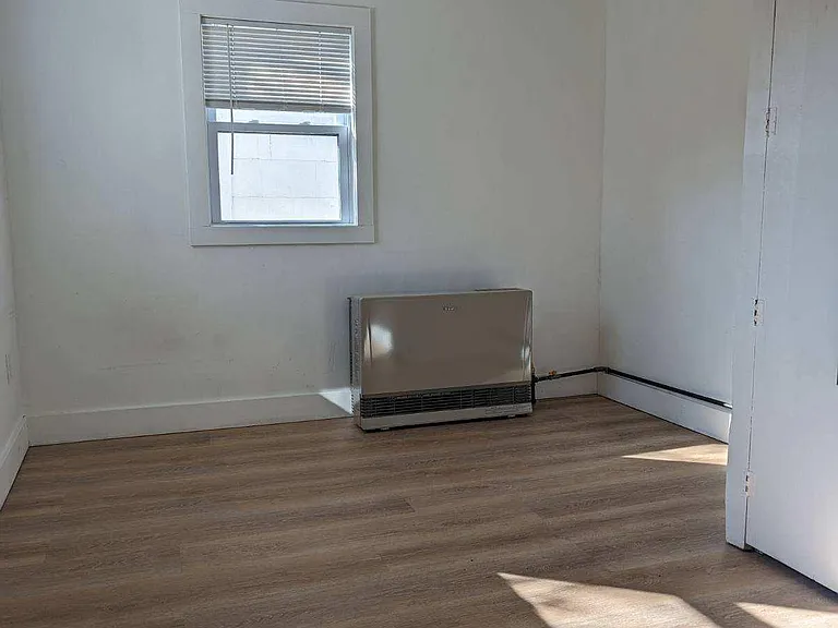122 1/2 N 22nd St #1/2 — Photo 3