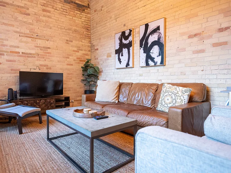 110 N Harbor Dr #104 — Photo 23