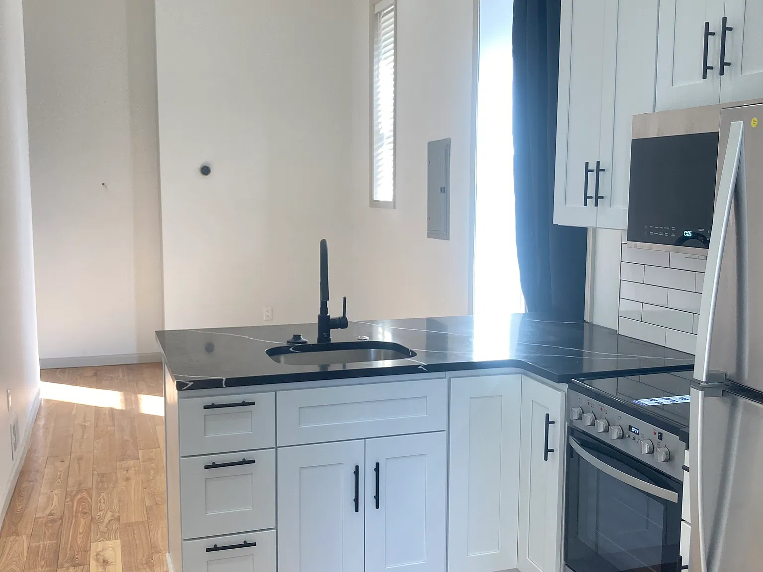 3 bed, $1,525 — Photo 1