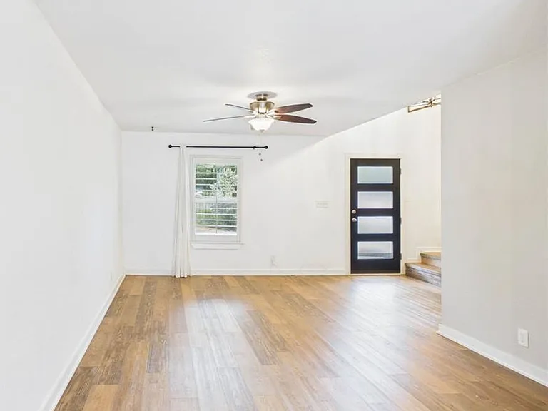 6211 Manor Rd #107 — Photo 9