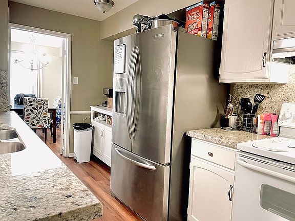 Kitchen looking to dining 