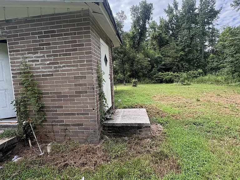 216 Bonita Ln — Photo 4