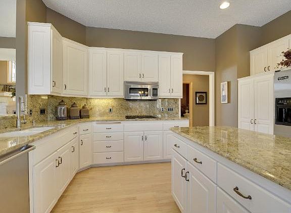 4th image of 4210 Berkshire Ct N