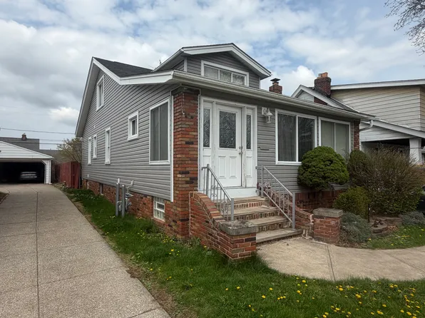 6162 Wareham Rd, Parma, OH 44129