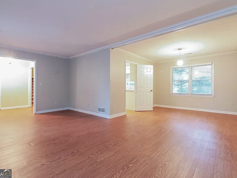 564 Clubhouse Dr SE — Photo 6
