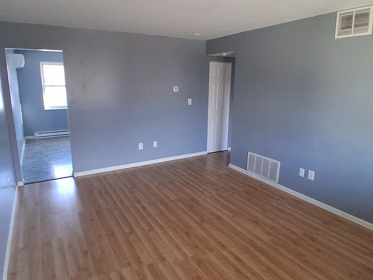 29 Jean St #D — Photo 6
