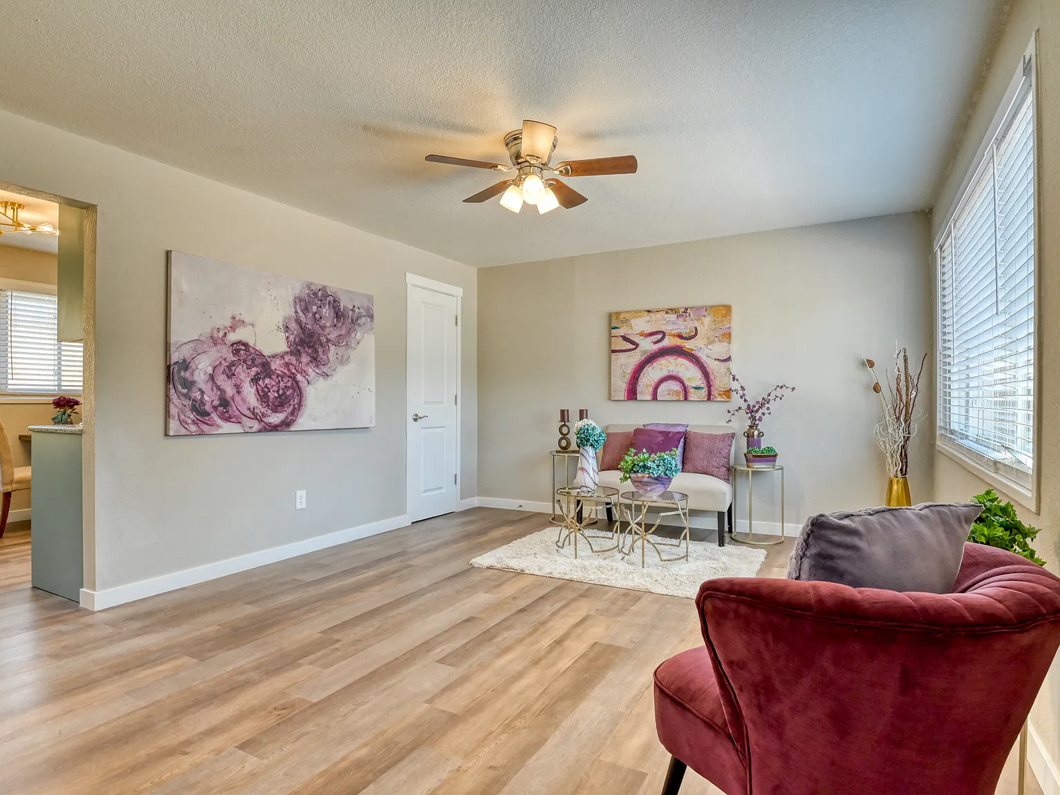 2 bed, 900 sqft, $1,600 — Photo 4