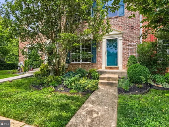 26 White Pine Ct, Cockeysville, MD 21030